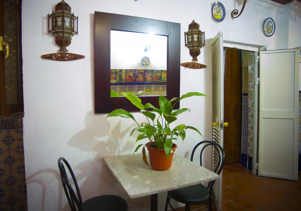 Pension Santa Maria La Blanca Севиля Екстериор снимка