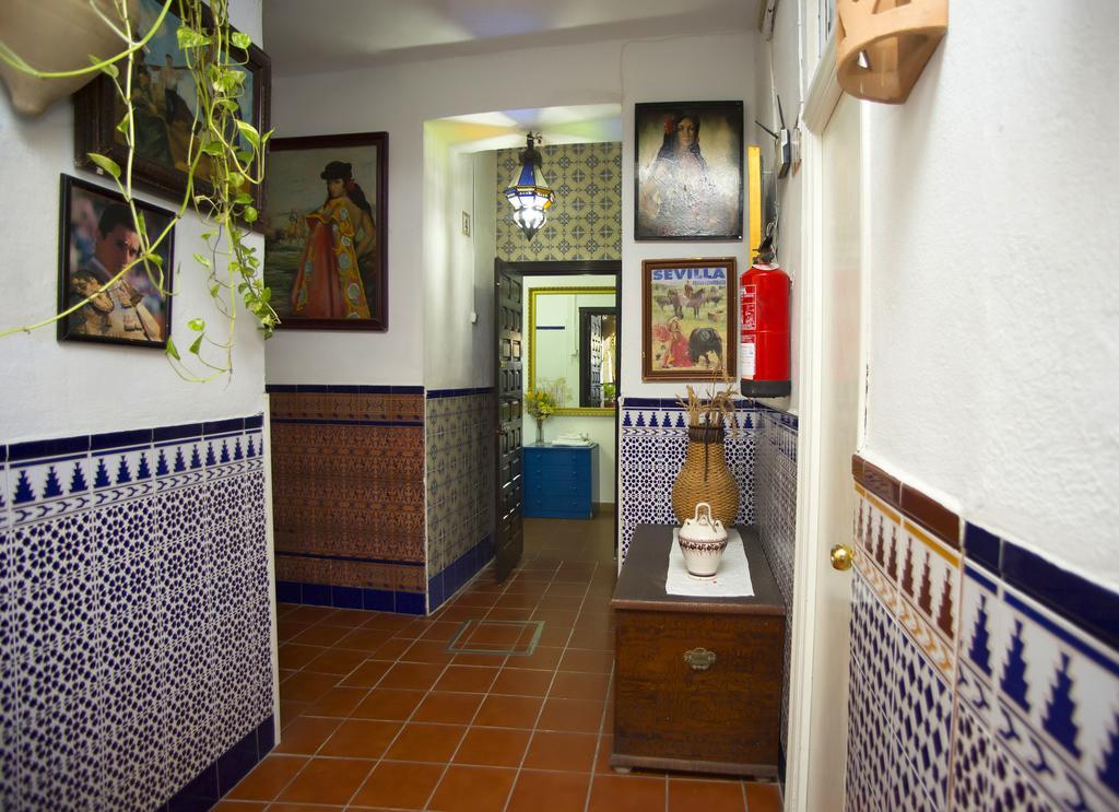 Pension Santa Maria La Blanca Севиля Екстериор снимка