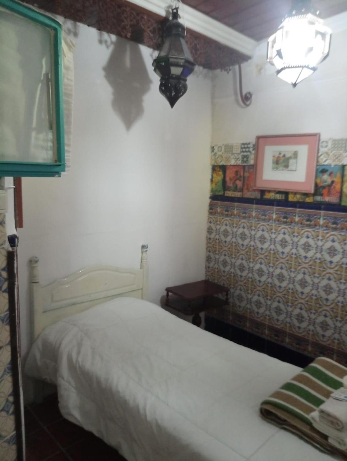 Pension Santa Maria La Blanca Севиля Екстериор снимка