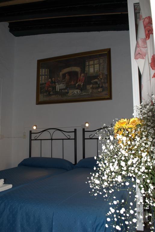 Pension Santa Maria La Blanca Севиля Екстериор снимка
