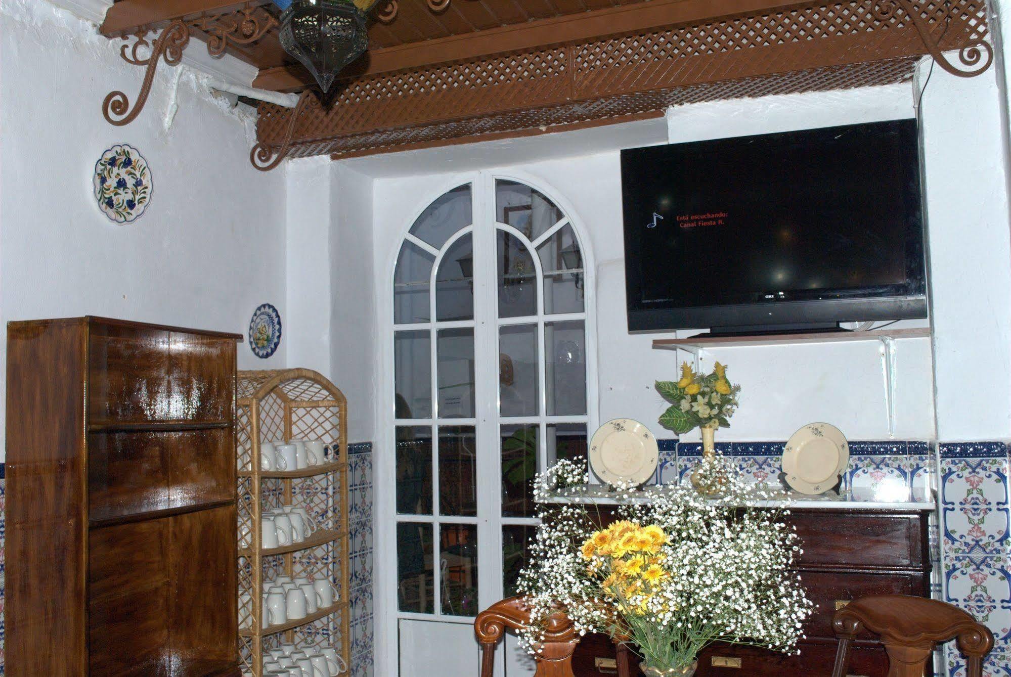 Pension Santa Maria La Blanca Севиля Екстериор снимка