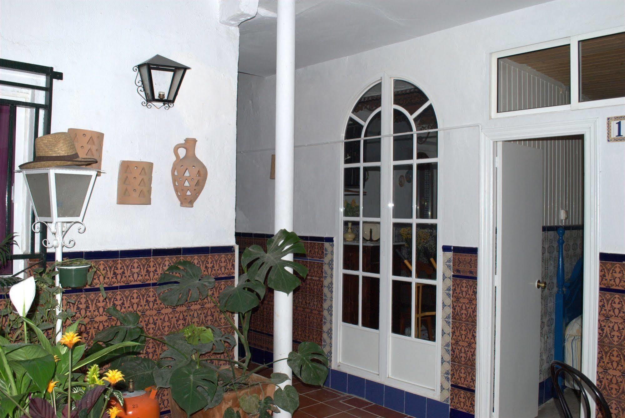 Pension Santa Maria La Blanca Севиля Екстериор снимка